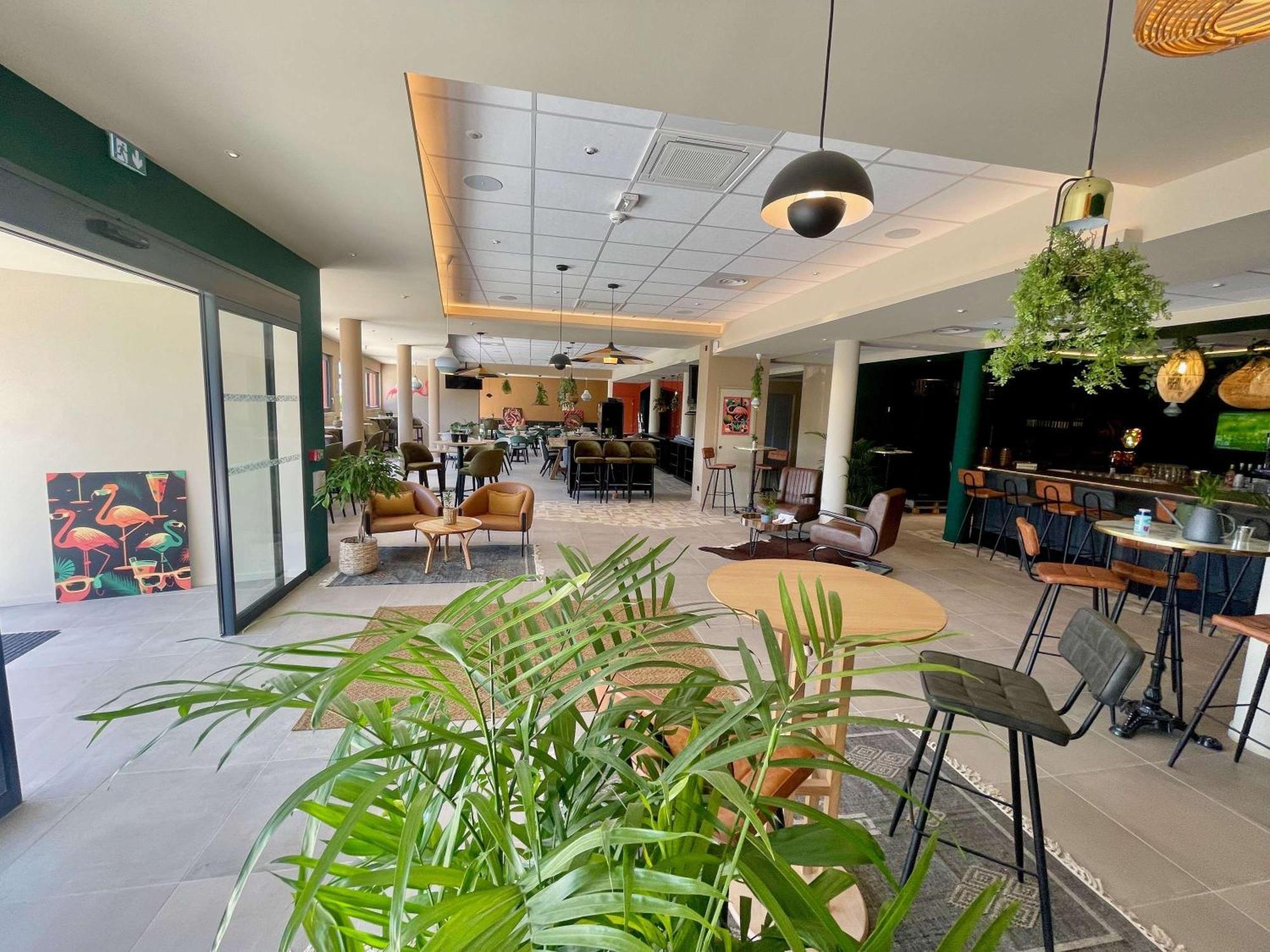 Aparthotel Adagio Access Porte De Camargue Saint-Martin-de-Crau Exterior foto